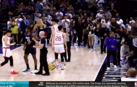 kaiyun-【现场】时隔五年再战NBA夏联 男篮两战惨负82分