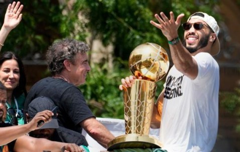 或超50亿美金！绿军夺冠就卖队：情怀输给了生意？