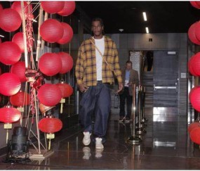 开云-NBA新春贺岁！国王主场舞龙舞狮庆除夕